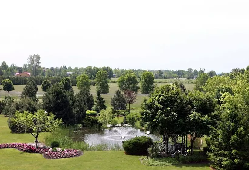 Hotelli Hessenland Inn & Schatz Winery