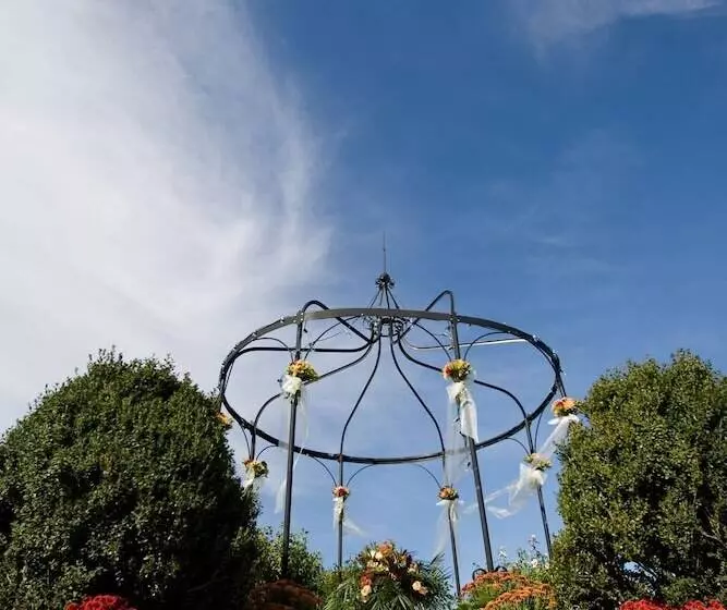 Hotelli Hessenland Inn & Schatz Winery