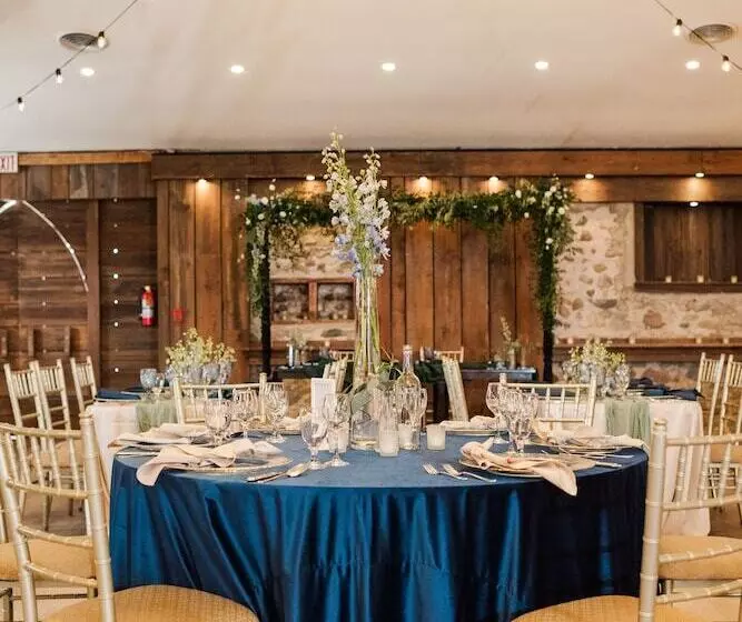 Hotelli Hessenland Inn & Schatz Winery