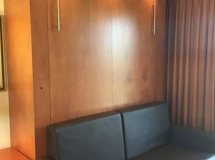 Hotelli La Maison Blanche