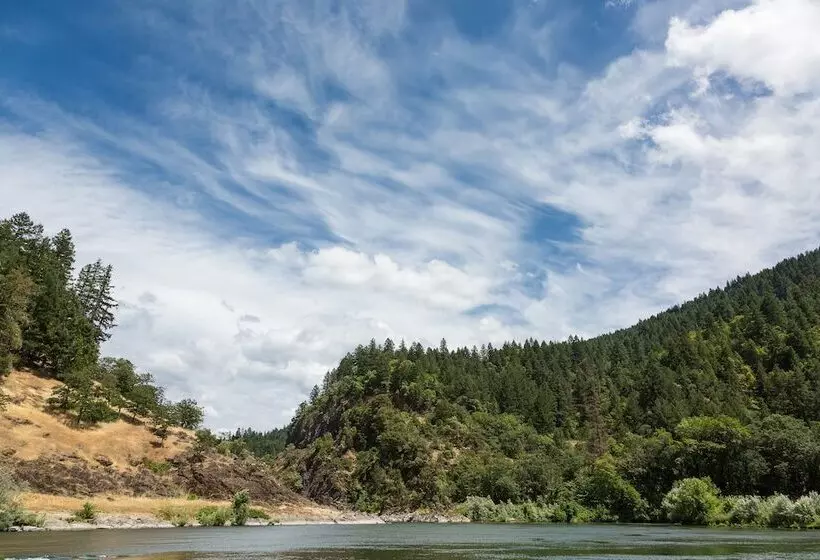 Hotelli Morrison S Rogue River Lodge