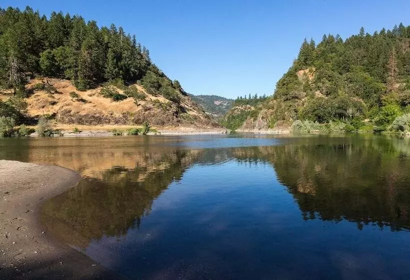 Hotelli Morrison S Rogue River Lodge
