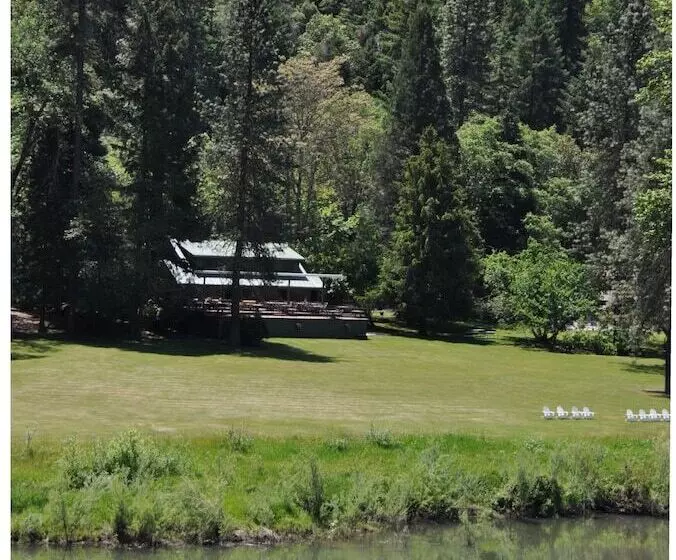 Hotelli Morrison S Rogue River Lodge