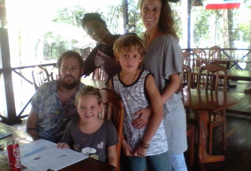 فندق Singgahmata Holidays Camp