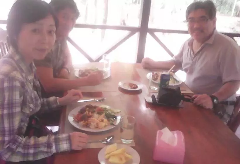 ホテル Singgahmata Holidays Camp