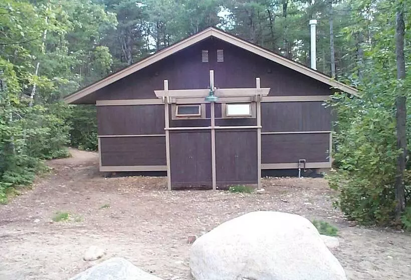 Hotelli The Canadian Ecology Centre Cabins
