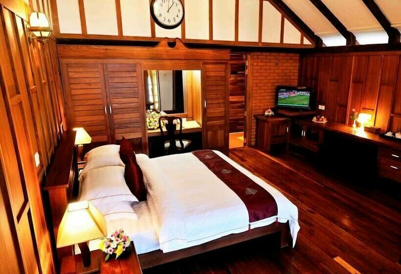 هتل The View Resort & Restaurant