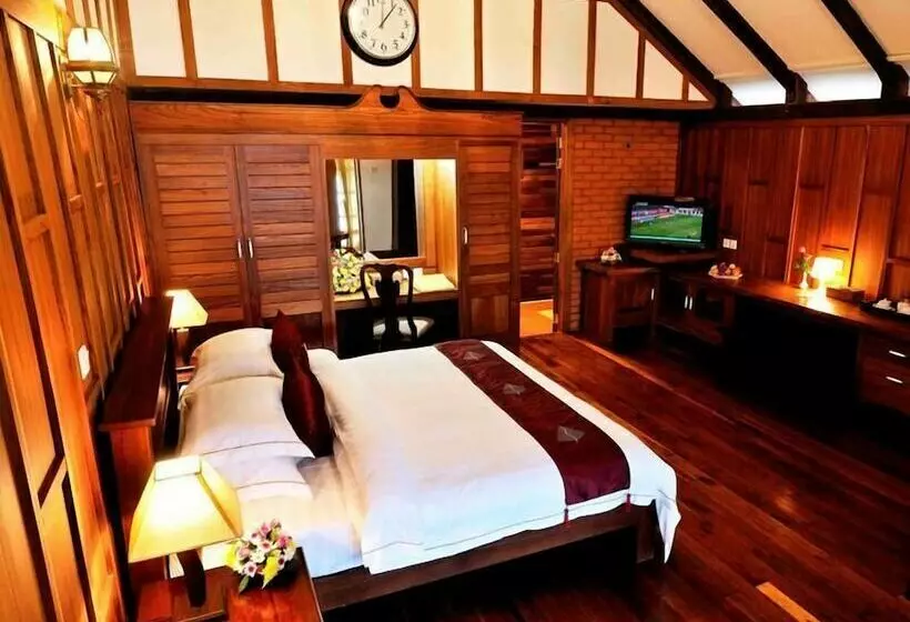هتل The View Resort & Restaurant