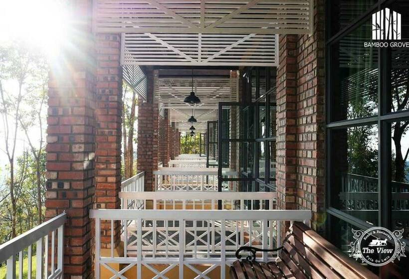 هتل The View Resort & Restaurant