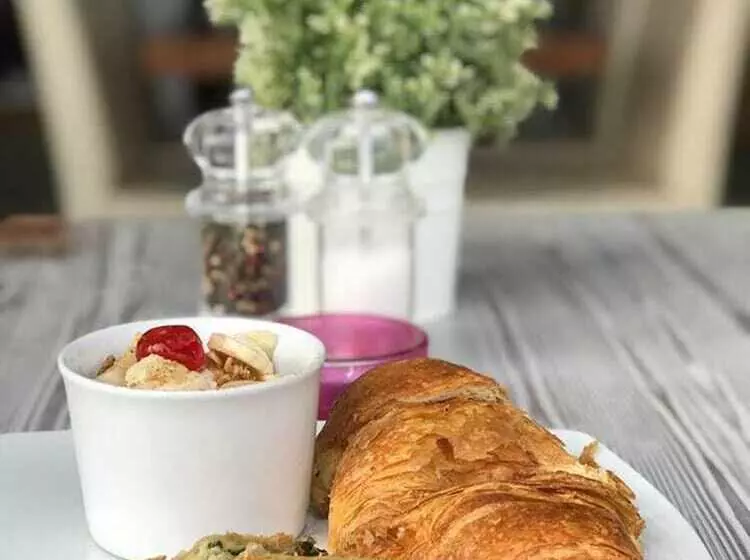 Hotelli Zefyros Sea View