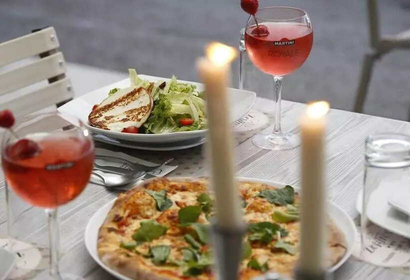 Hotelli Zefyros Sea View