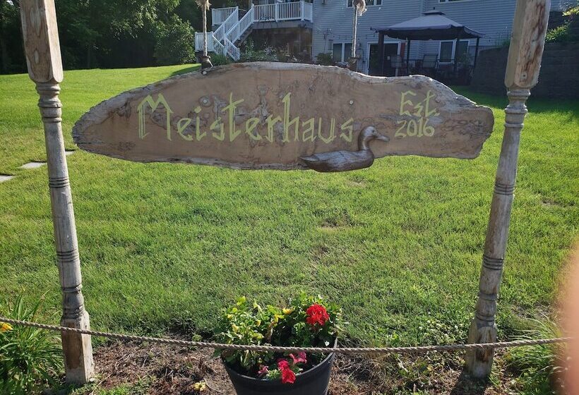 Meisterhaus Bed & Breakfast