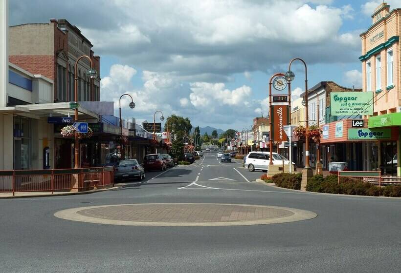 فندق على الطريق Central Motor Lodge