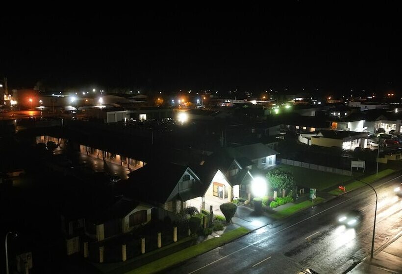 فندق على الطريق Central Motor Lodge