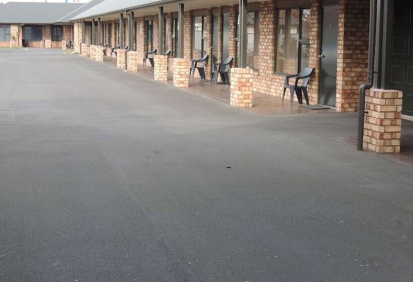 فندق على الطريق Central Motor Lodge