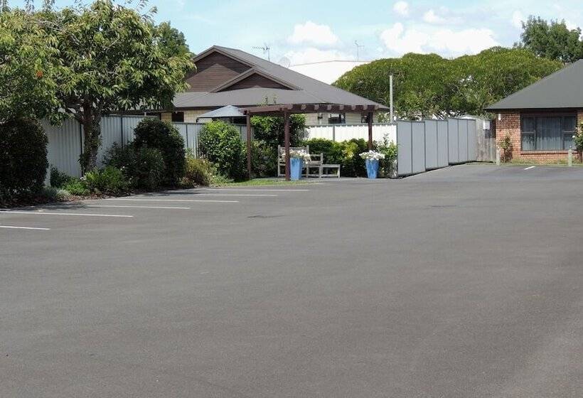 فندق على الطريق Central Motor Lodge