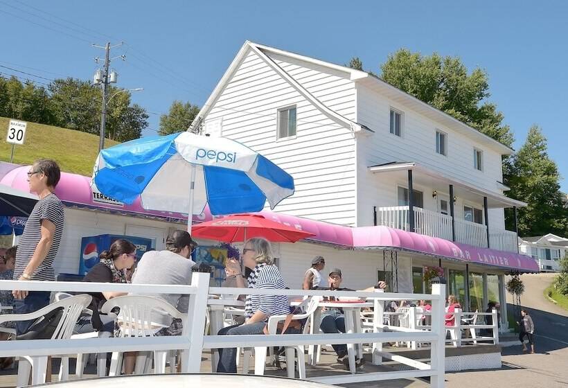 Motels Chalets Flots Bleus