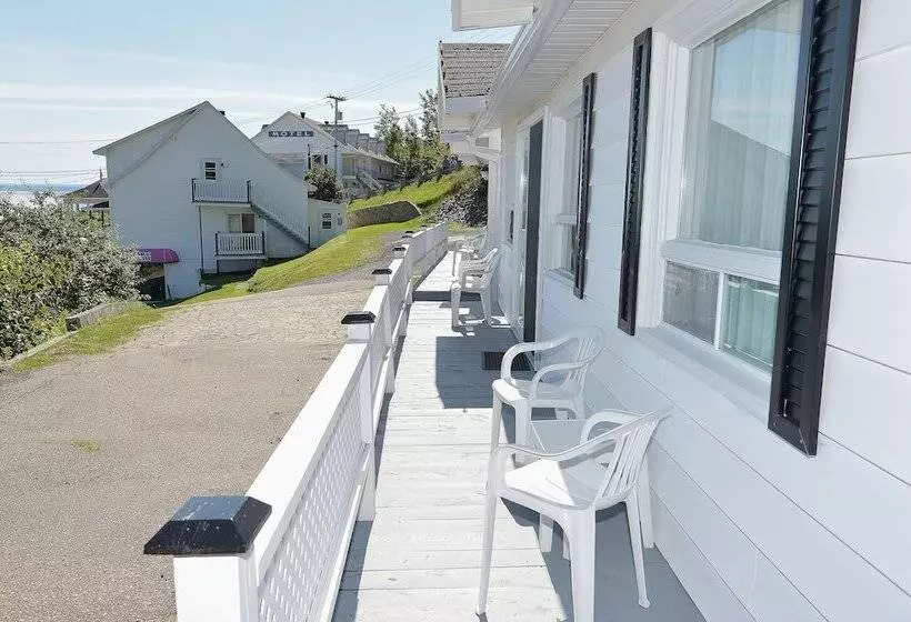 Motels Chalets Flots Bleus