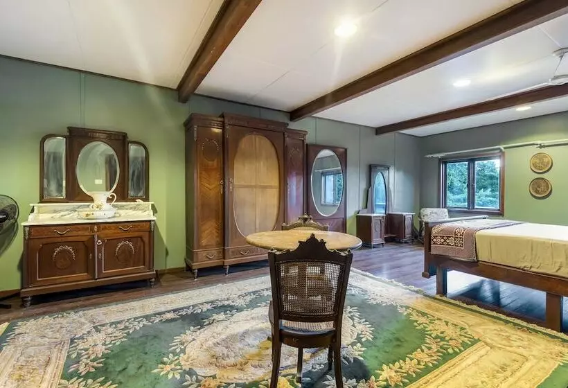 پانسیون Oceania House