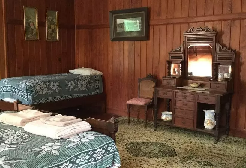 پانسیون Oceania House