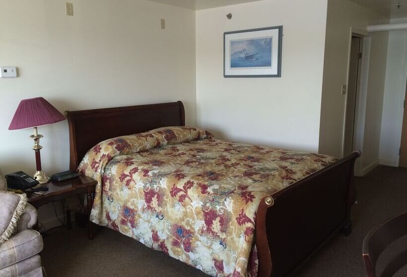 The Dockside Inn & Restaurant