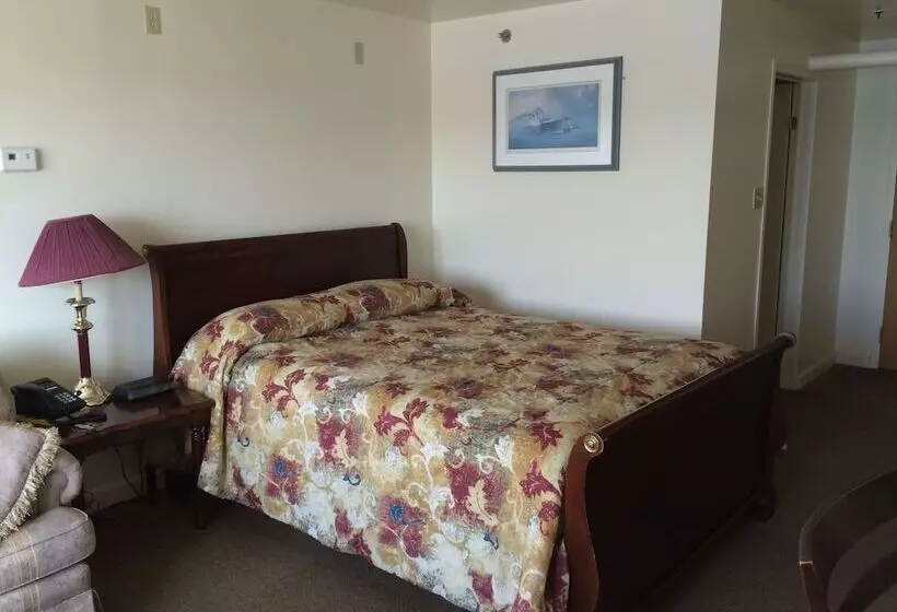 The Dockside Inn & Restaurant