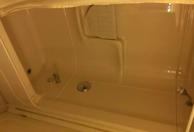 The Dockside Inn & Restaurant