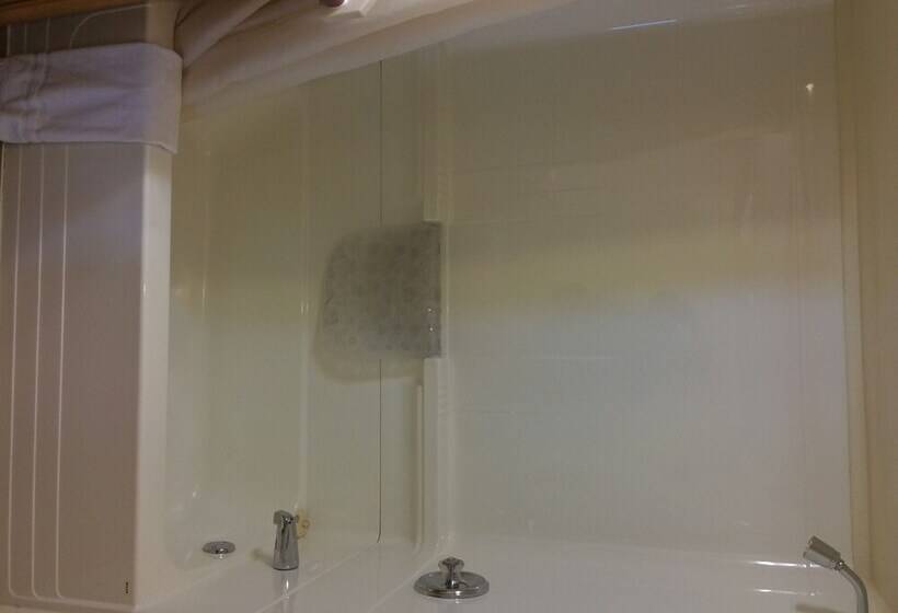 The Dockside Inn & Restaurant