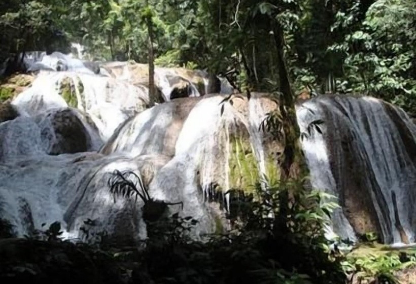 צימר Ue Datu Cottages