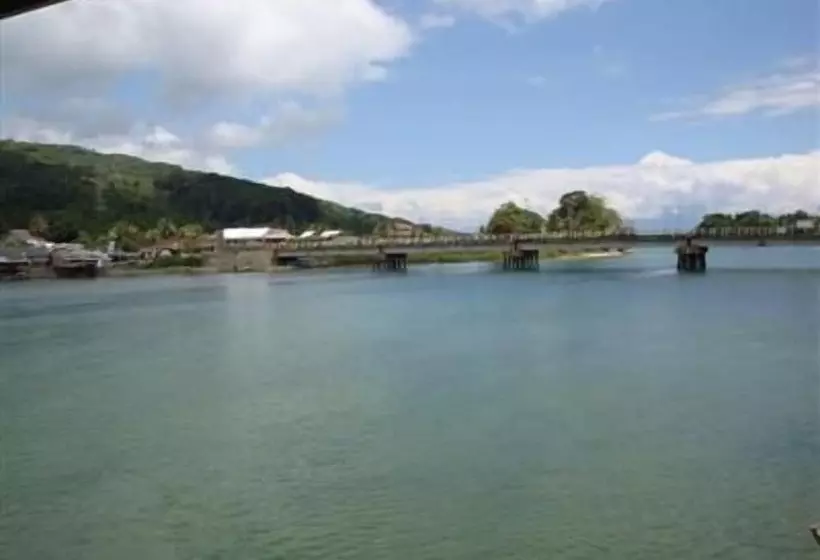 ベッドアンドブレックファースト Ue Datu Cottages