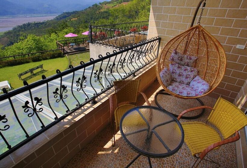 تختخواب و صبحانه Yilan Ya Lu Homestay