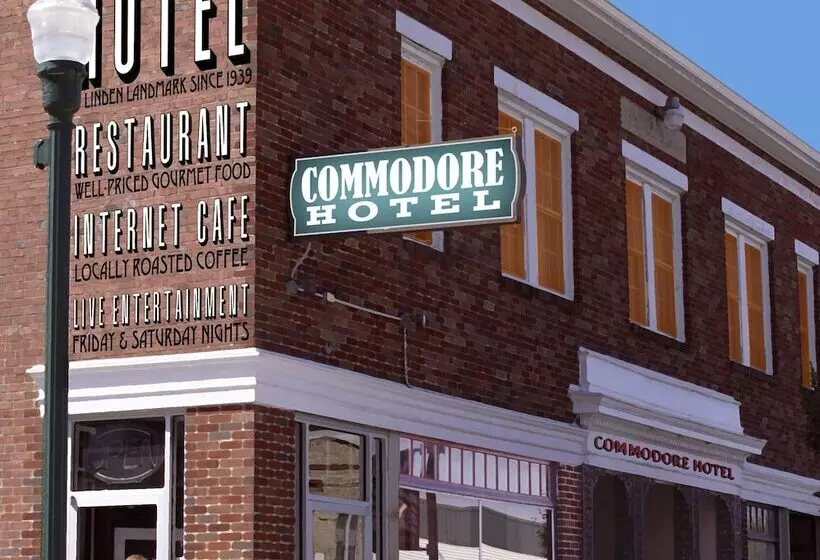 Commodore Hotel & Café