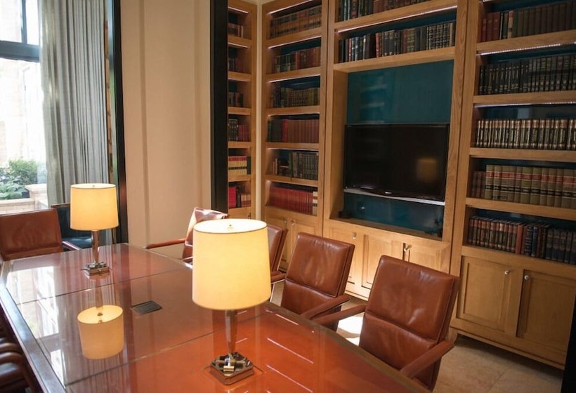 Crystal Quarters Furnished Apartments At The Gramercy