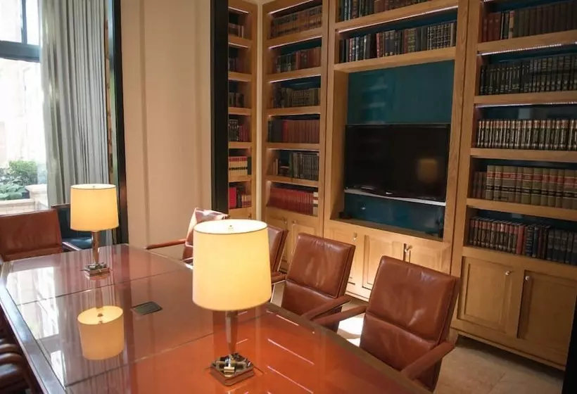 Crystal Quarters Furnished Apartments At The Gramercy