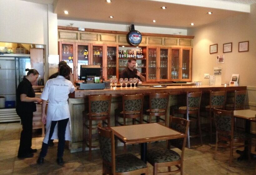 여관 L Auberge Et Restaurant La Glacière