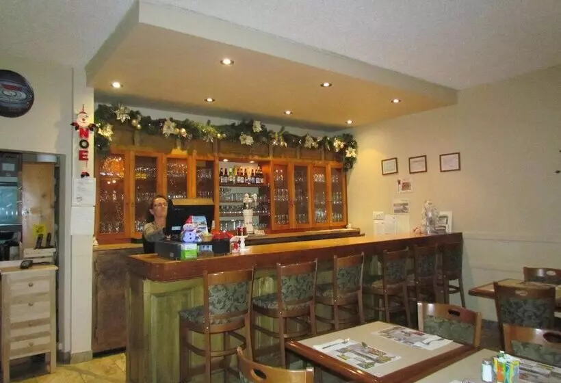 Hostelli L Auberge Et Restaurant La Glacière