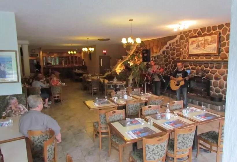 Hostelli L Auberge Et Restaurant La Glacière