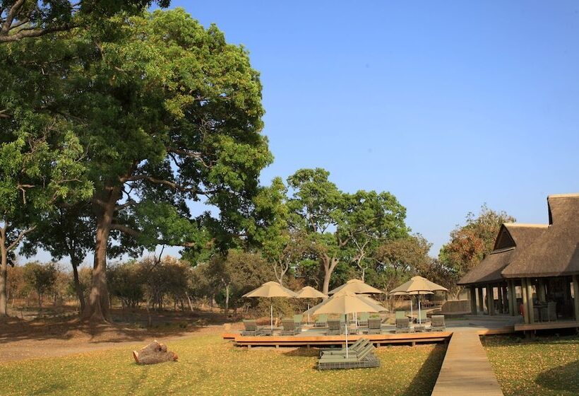 هتل Fathala Wildlife Reserve