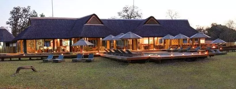 هتل Fathala Wildlife Reserve