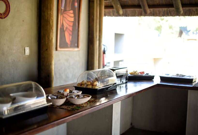 هتل Fathala Wildlife Reserve