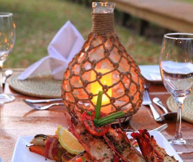 هتل Fathala Wildlife Reserve