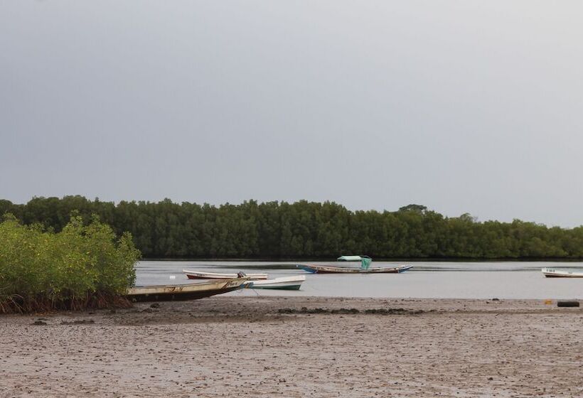 هتل Fathala Wildlife Reserve
