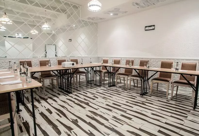 Hotelli Nabat Palace