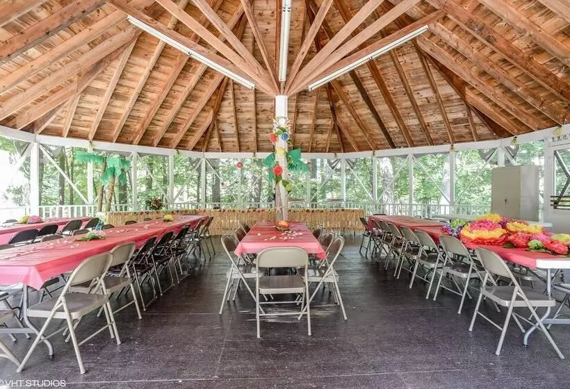 Hotelli Sandy Beach Rv Resort