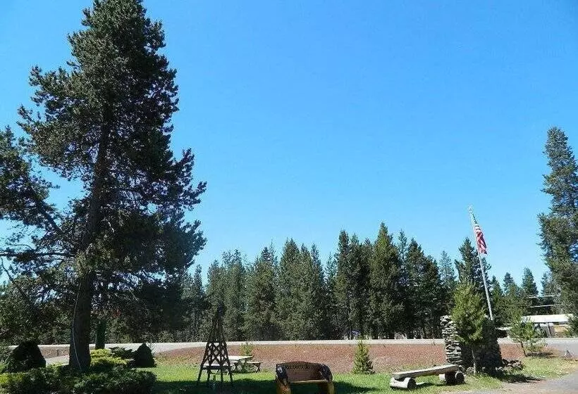Motelli Eagle Crater Lake Inn