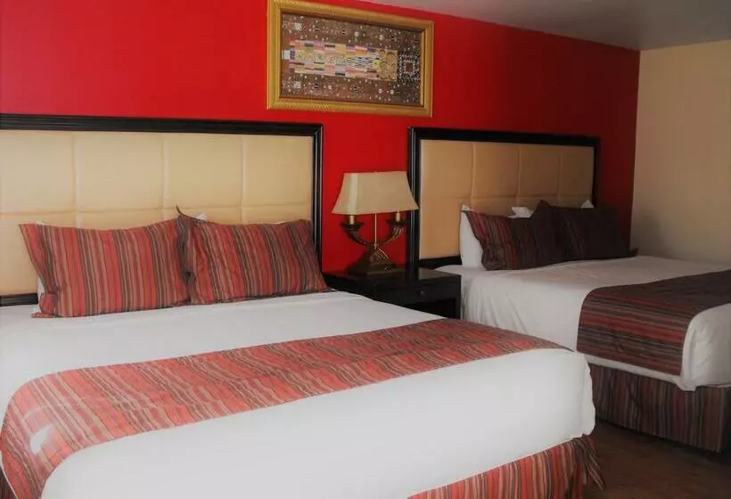 Motelli Eagle Crater Lake Inn