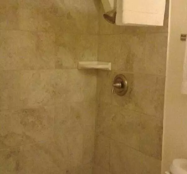 Motelli Eagle Crater Lake Inn