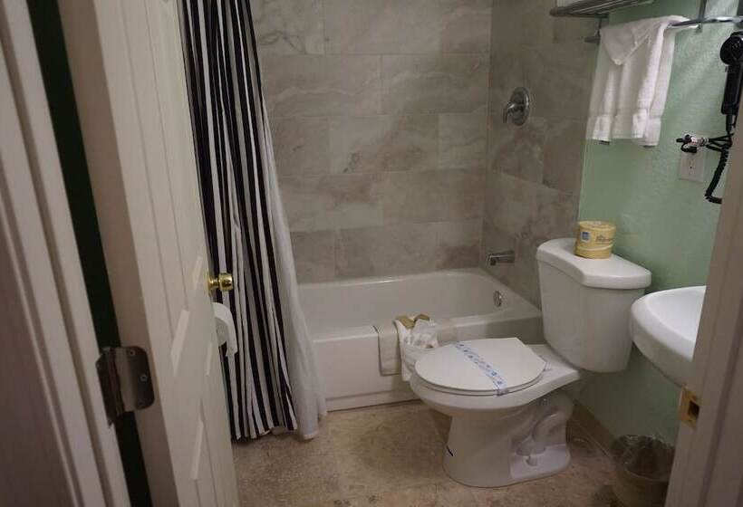 Motel Eagle Crater Lake Inn