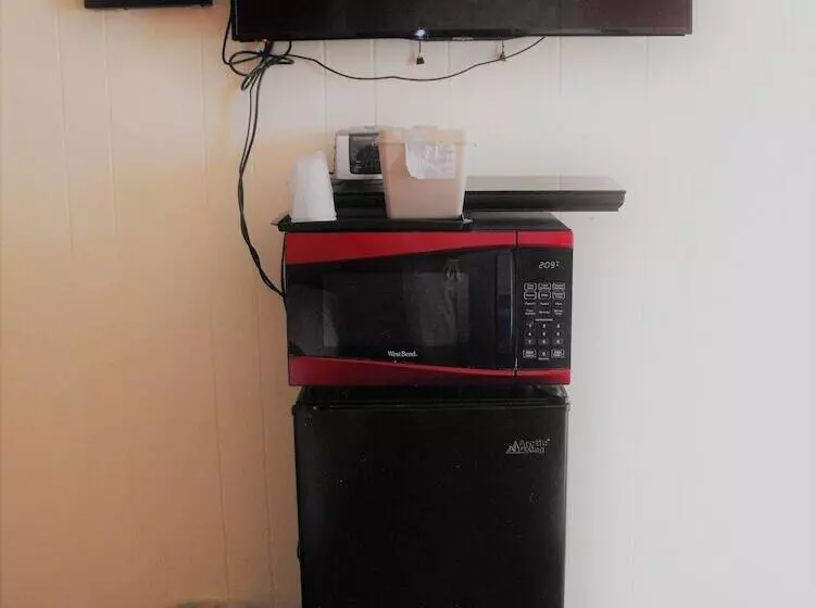 Motelli Eagle Crater Lake Inn