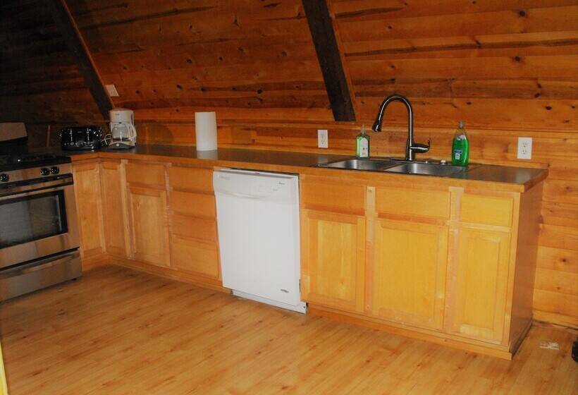 Motel Eagle Crater Lake Inn